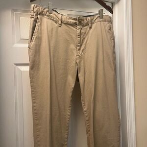Men’s Nautica classic fit stretch Khakis. size 38w 34 l. very good condition
